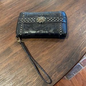 Western wristlet